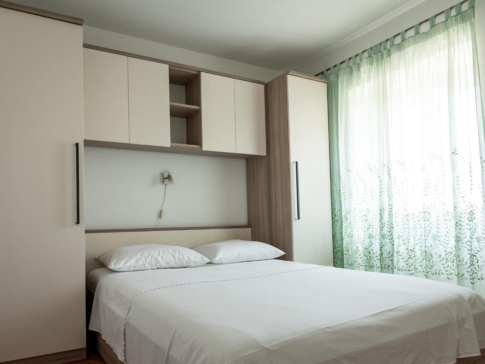 Apartments Kaja Postira Extérieur photo
