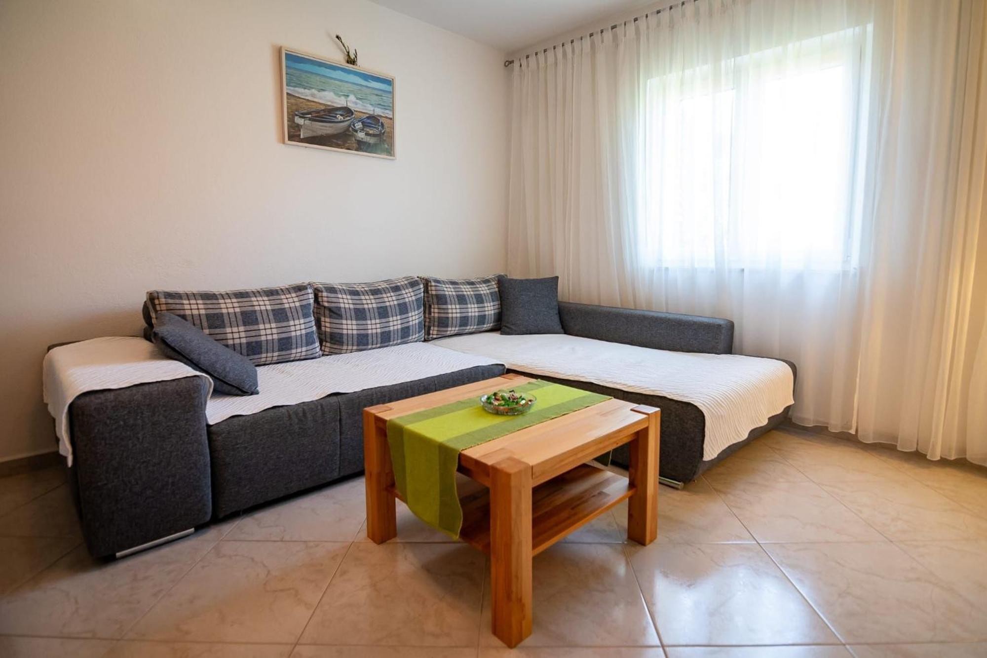 Apartments Kaja Postira Extérieur photo