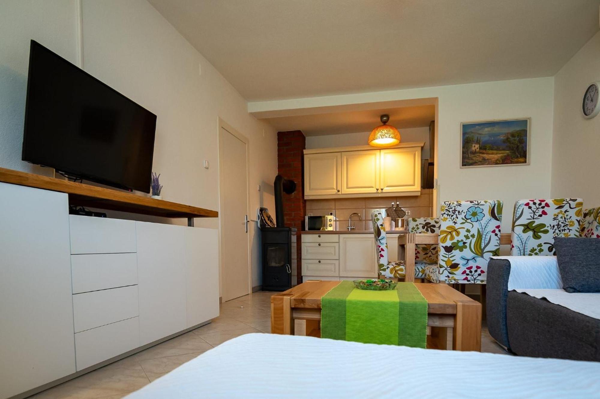 Apartments Kaja Postira Extérieur photo